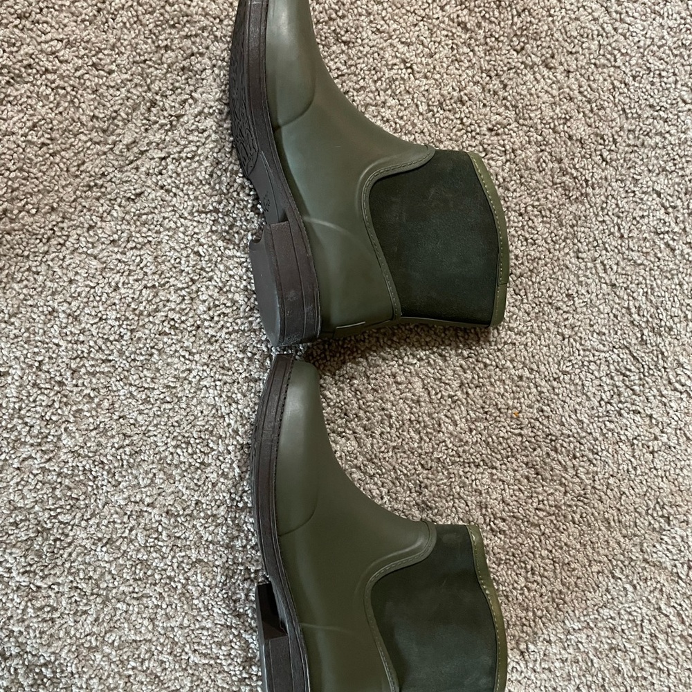 Ugg Plum Shearling-Lined Boot Interior - image 2